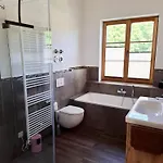 Moderne 4-zimmer Ferienwohnung, Naehe Tegernsee