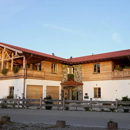 Apartament Moderne 4-zimmer Ferienwohnung, Naehe Tegernsee Valley